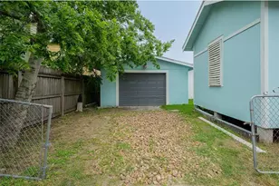 4923 Bernardo De Galvez, Galveston, TX 77551 - Photo 20