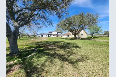1118 County Road 47, Angleton, TX 77515 - Photo 12