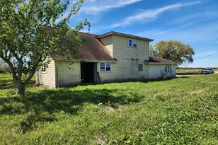 1118 County Rd 47, Angleton, TX 77515 - Photo 16