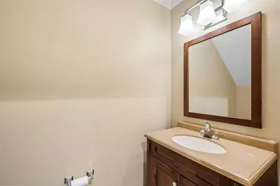 5207 Arboles Drive, Houston, TX 77035 - Photo 8