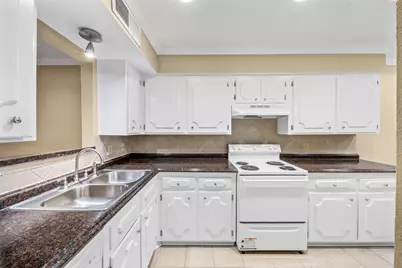 5207 Arboles Drive, Houston, TX 77035 - Photo 4