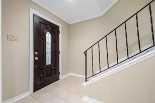 5207 Arboles Dr, Houston, TX 77035 - Photo 2