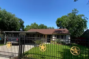 6623 Cresthill St, Houston, TX 77033 - Photo 2