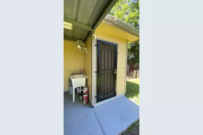 6623 Cresthill Street, Houston, TX 77033 - Photo 28