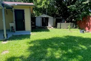 6623 Cresthill St, Houston, TX 77033 - Photo 26