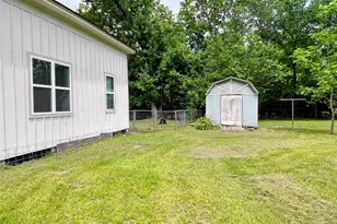 210 W Crescent Dr, Trinity, TX 75862 - Photo 40