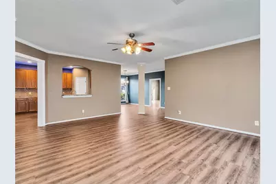 9915 Valance Way, Conroe, TX 77385 - Photo 6