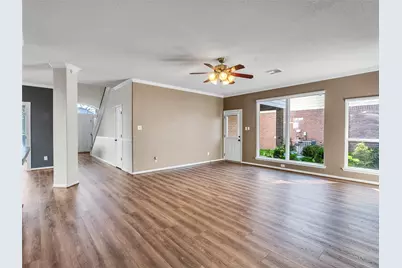 9915 Valance Way, Conroe, TX 77385 - Photo 4