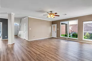 9915 Valance Way, Conroe, TX 77385 - Photo 4