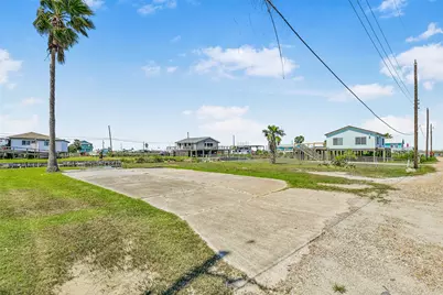 7022 E Hunter Drive, Hitchcock, TX 77563 - Photo 6