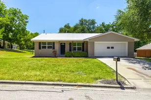 1705 Eldon St, Brenham, TX 77833 - Photo 1