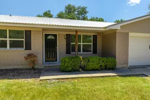1705 Eldon St, Brenham, TX 77833 - Photo 2