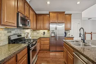 1812 Woodbend Village Ct, Houston, TX 77055 - Photo 12