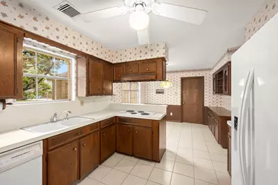 13730 Hambleton Circle, Houston, TX 77069 - Photo 14