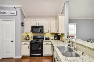652 Maple Point Dr E, Conroe, TX 77301 - Photo 14