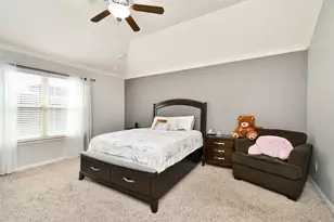 652 Maple Point Dr E, Conroe, TX 77301 - Photo 22