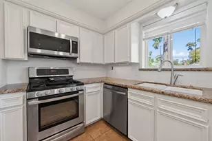 10214 Londonderry Dr, Houston, TX 77043 - Photo 18