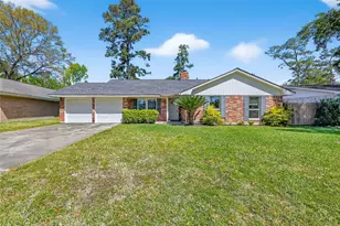 10214 Londonderry Dr, Houston, TX 77043 - Photo 1