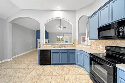 14217 Spring Knoll Lane, Rosharon, TX 77583 - Photo 10