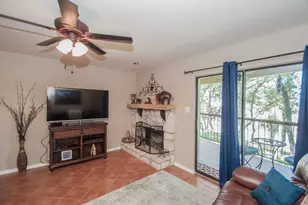 943 Parkview Dr, Canyon Lake, TX 78133 - Photo 2