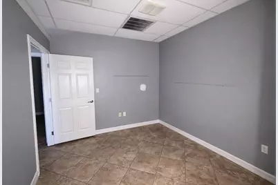 2100 Sam Houston Avenue #E, Huntsville, TX 77340 - Photo 4