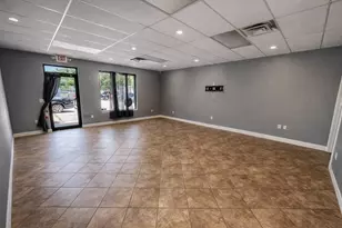 2100 Sam Houston Ave, Huntsville, TX 77340 - Photo 2