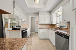 7911 Bayou Forest Dr, Houston, TX 77088 - Photo 10