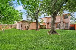 7911 Bayou Forest Dr, Houston, TX 77088 - Photo 28