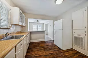 304 Bomar St, Houston, TX 77006 - Photo 12