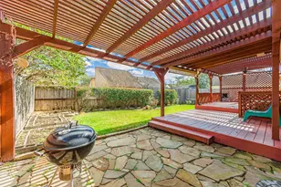 1319 Ambergate Dr, Houston, TX 77077 - Photo 2