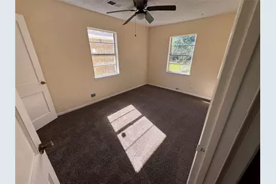 909 14th Avenue N, Texas City, TX 77590 - Photo 4