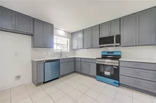 7543 Wilmerdean St, Houston, TX 77061 - Photo 10
