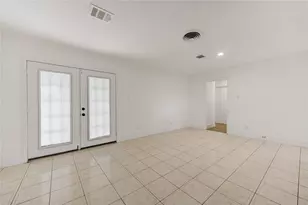 7543 Wilmerdean St, Houston, TX 77061 - Photo 20