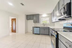 7543 Wilmerdean St, Houston, TX 77061 - Photo 8