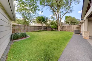 13914 Pebblebrook Dr, Houston, TX 77079 - Photo 34