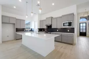 514 Tawny Rim Dr, Willis, TX 77318 - Photo 2