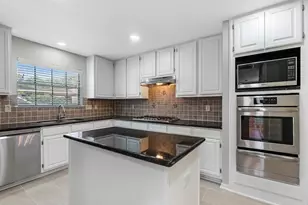 1227 Lake Estates Ct, Sugar Land, TX 77498 - Photo 10