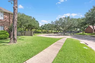1227 Lake Estates Ct, Sugar Land, TX 77498 - Photo 26