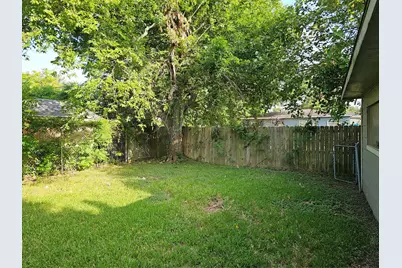 1107 9th Avenue N, Texas City, TX 77590 - Photo 10