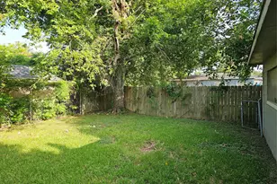 1107 9th Ave N, Texas City, TX 77590 - Photo 10