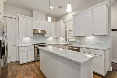 3022 Maxroy Street, Houston, TX 77008 - Photo 4