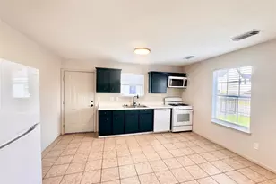 301 Enid St, Houston, TX 77009 - Photo 10