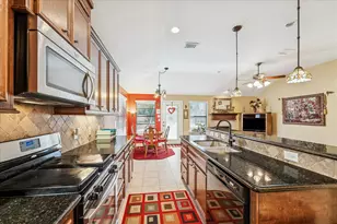 115 Harbour Town Cir, Conroe, TX 77356 - Photo 10