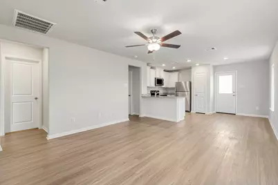 8216 Sunberry Shadow Drive, Houston, TX 77016 - Photo 2