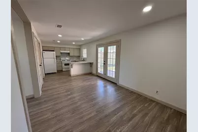 7905 Farnsworth Street, Houston, TX 77022 - Photo 8