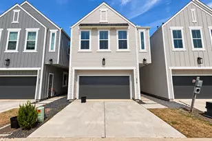 319 Charlock St, Houston, TX 77022 - Photo 2
