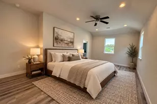 319 Charlock St, Houston, TX 77022 - Photo 8