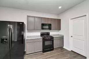 11028 Patriot Ct, Cleveland, TX 77328 - Photo 16