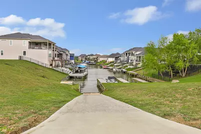 10776 S Lake Mist Lane, Willis, TX 77318 - Photo 2