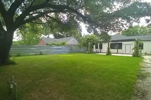 7828 Pardee St, Houston, TX 77028 - Photo 2